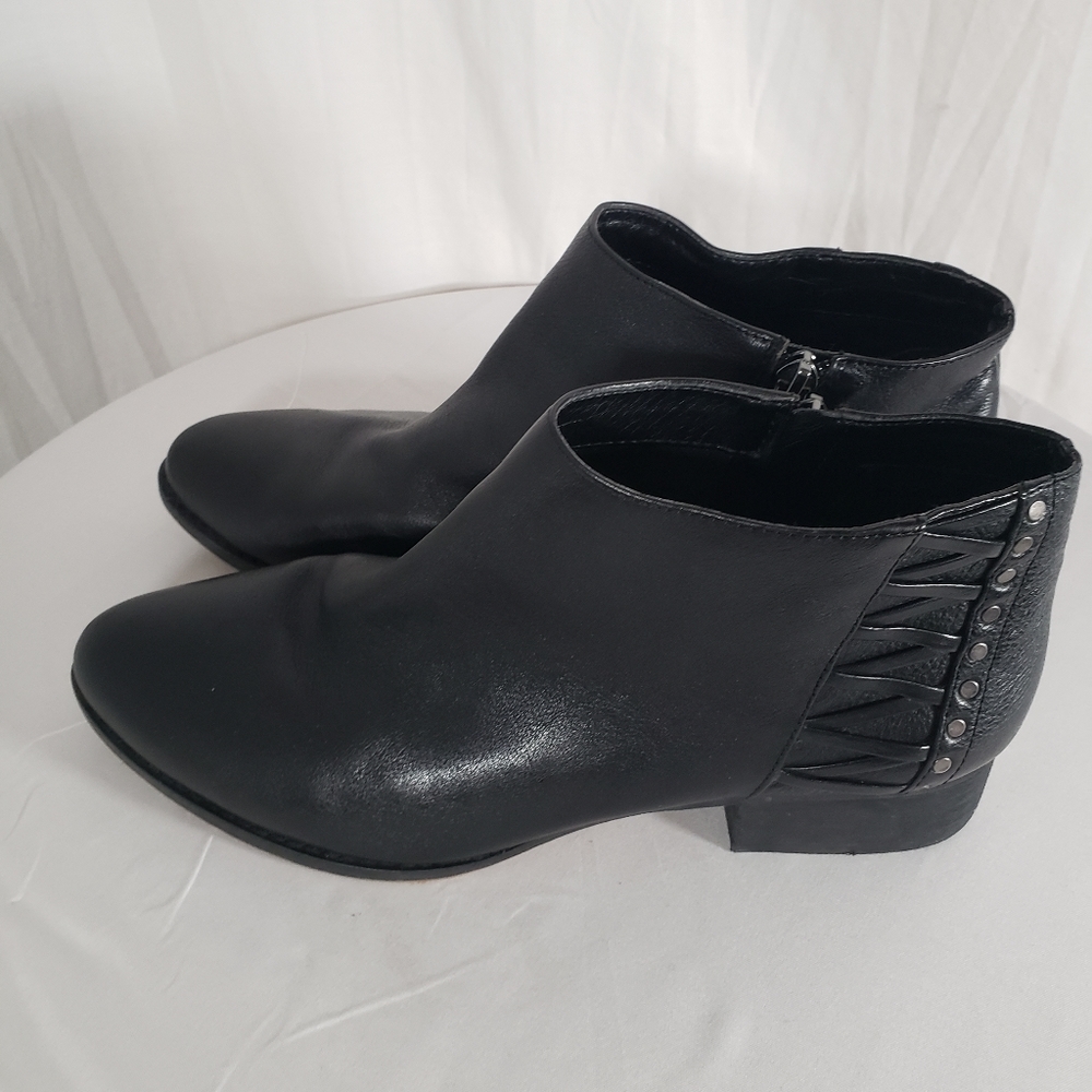 Vince Camuto's Black Leather Booties Sz 10 - Picture 3 of 9
